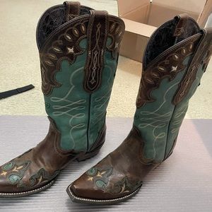 Size 8 ladies Ariat cowgirl boots